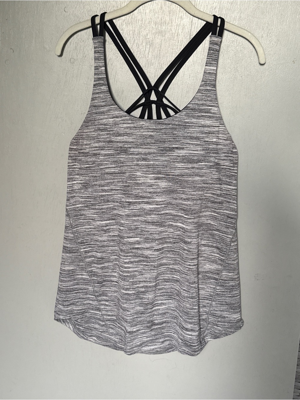 Lululemon Wild Tank with built in bra size 8 EUC